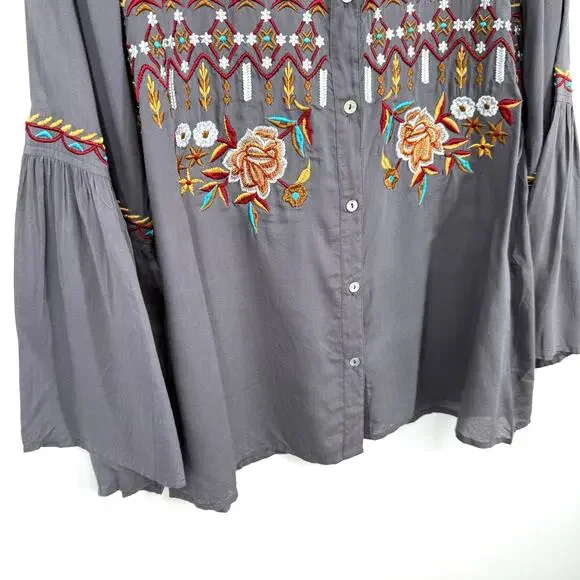 Scully Gray Blouse with Elegant Embroidery - Picture 6 of 9